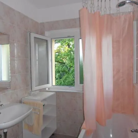 Oleandri A2 Mit Meerblickbalkon * Opatija
